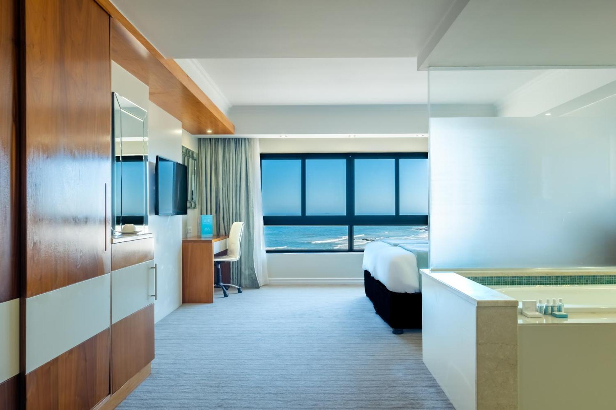 Blaauwberg Beach Hotel Bloubergstrand Bagian luar foto
