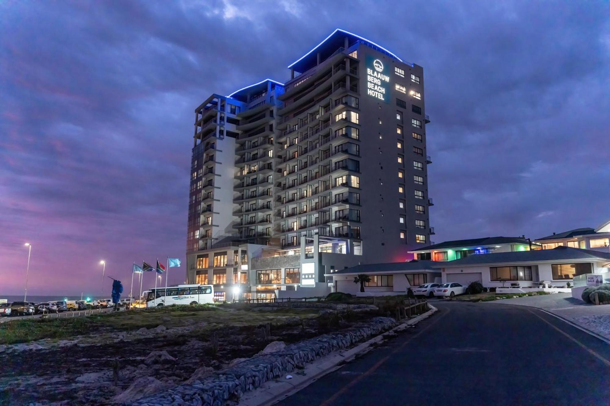 Blaauwberg Beach Hotel Bloubergstrand Bagian luar foto