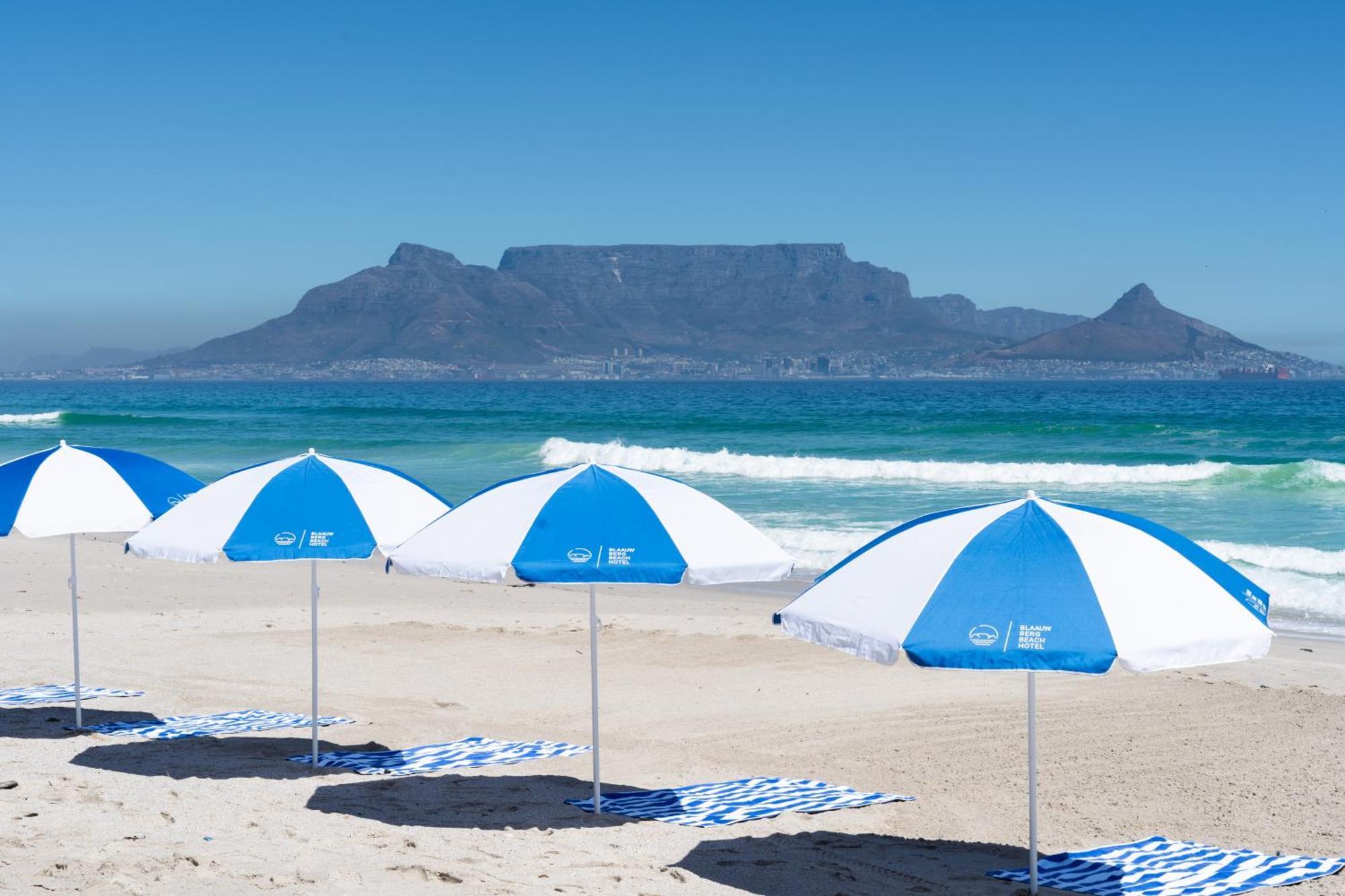 Blaauwberg Beach Hotel Bloubergstrand Bagian luar foto