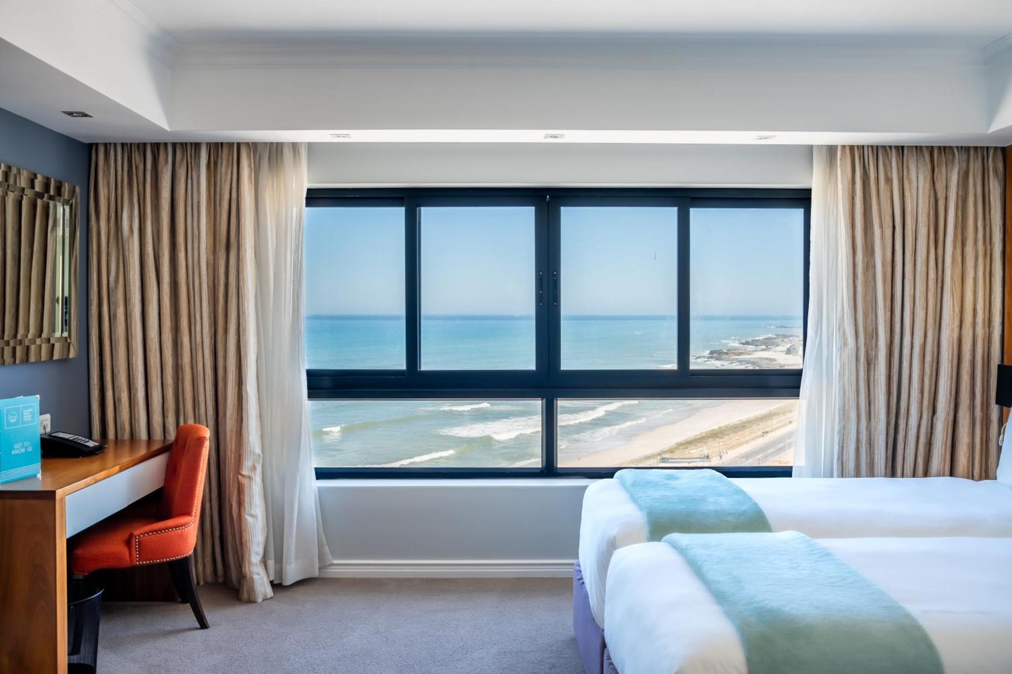 Blaauwberg Beach Hotel Bloubergstrand Bagian luar foto