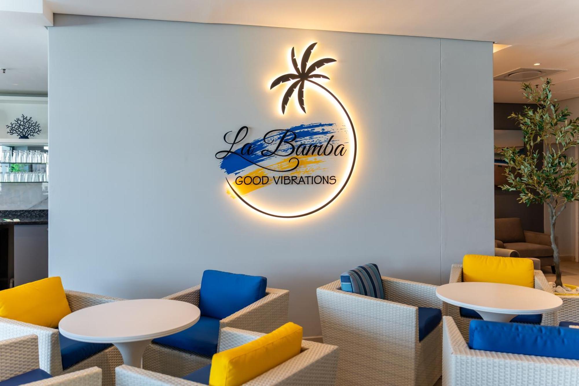 Blaauwberg Beach Hotel Bloubergstrand Bagian luar foto